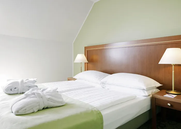 Отель Mercure Westbahnhof 4*