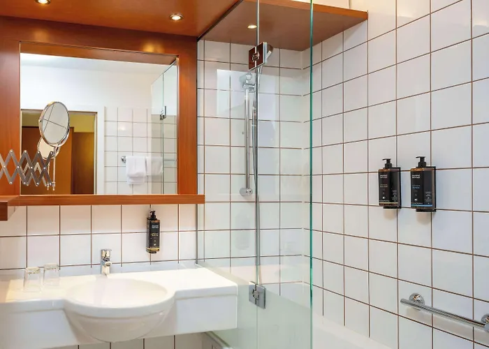Отель Mercure Westbahnhof Вена