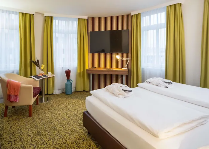 Mercure Westbahnhof 4* וינה